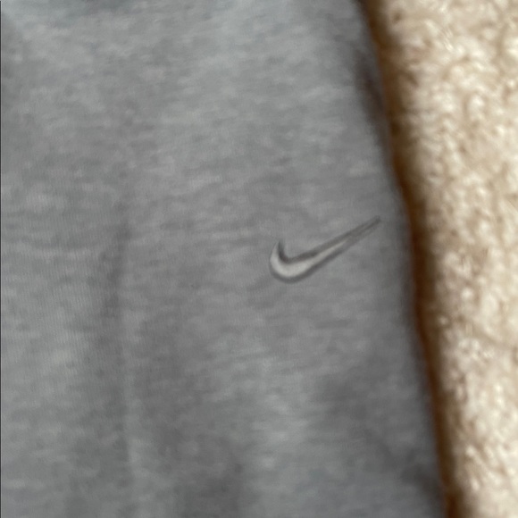 Nike Men's Heather Gray Dri-Fit Joggers Large - Picture 2 of 3